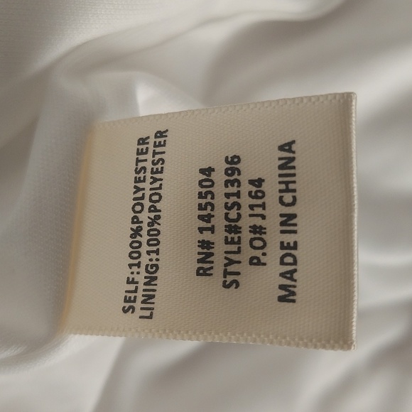 Capsulle White Feathered Mini Skirt with Exposed Silver Zipper Size Large NWT - Picture 13 of 16